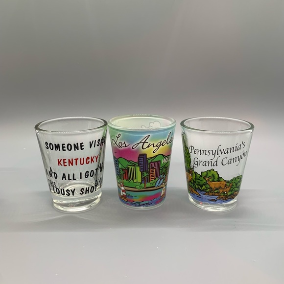 10 assorted shot glasses - Picture 3 of 4